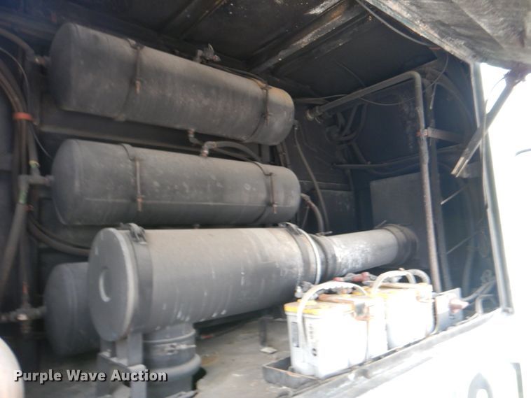 image for item GF9128 2006 El Dorado EZ Rider II coach bus