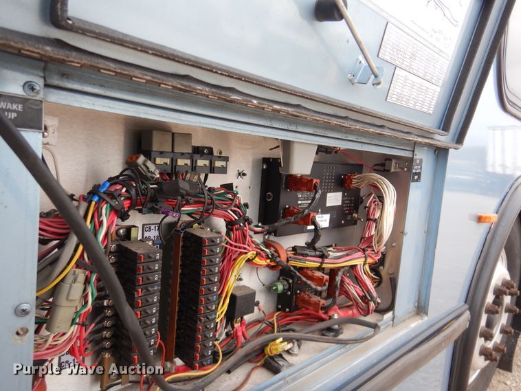 image for item GF9128 2006 El Dorado EZ Rider II coach bus