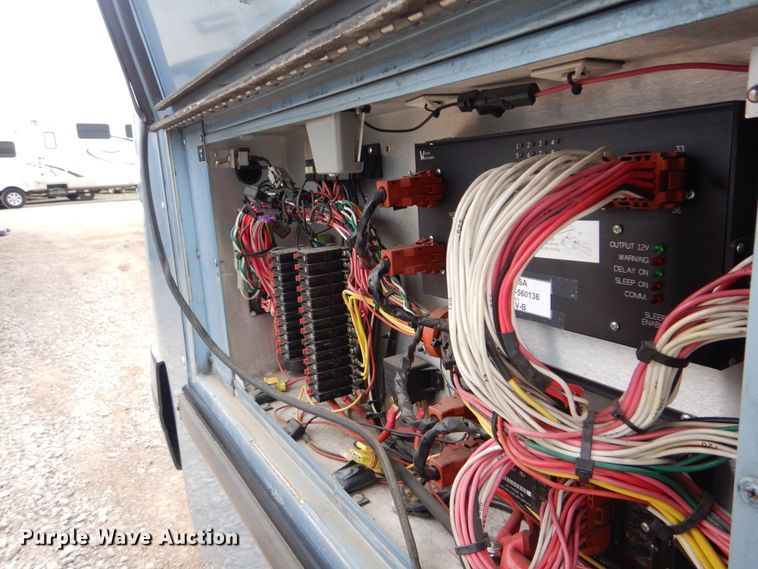 image for item GF9128 2006 El Dorado EZ Rider II coach bus