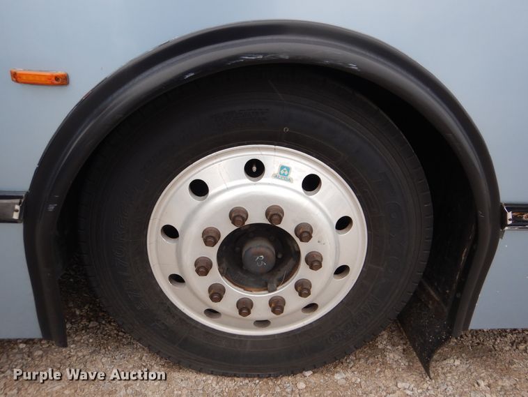 image for item GF9128 2006 El Dorado EZ Rider II coach bus