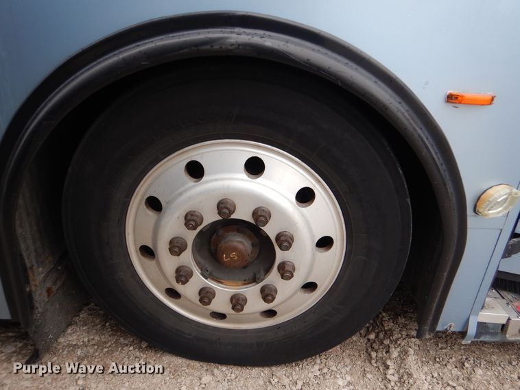 image for item GF9128 2006 El Dorado EZ Rider II coach bus