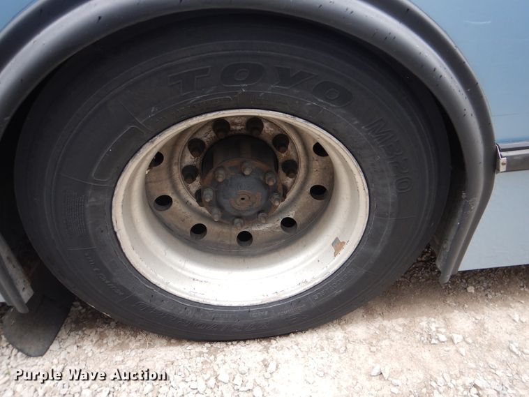 image for item GF9128 2006 El Dorado EZ Rider II coach bus