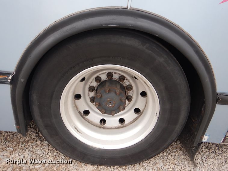 image for item GF9128 2006 El Dorado EZ Rider II coach bus