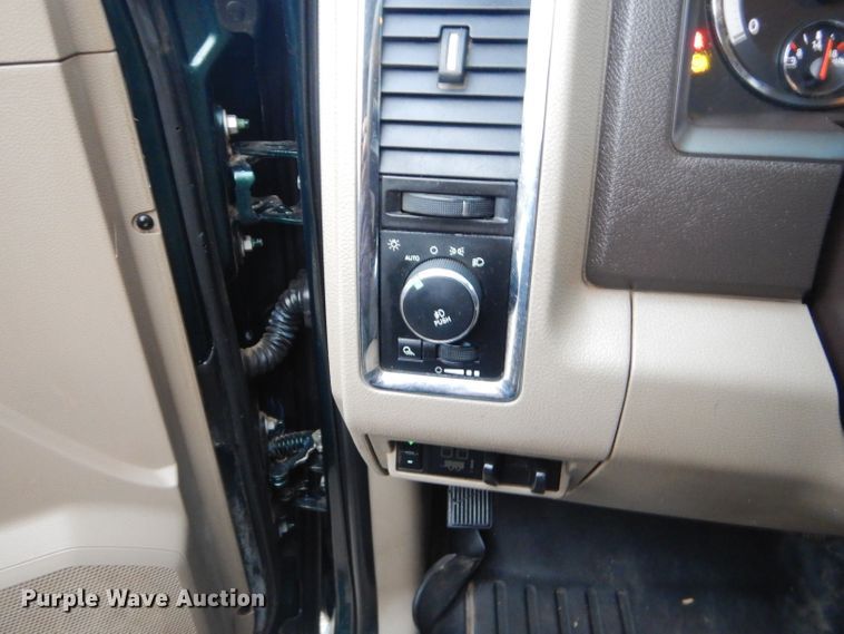 image for item GG9612 2011 Dodge Ram 3500  Crew Cab bale bed pickup truck