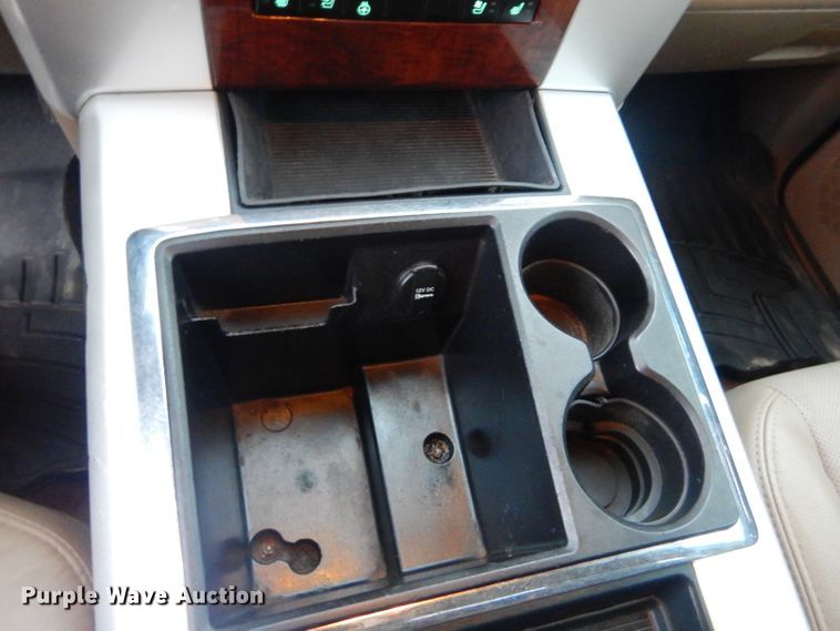 image for item GG9612 2011 Dodge Ram 3500  Crew Cab bale bed pickup truck