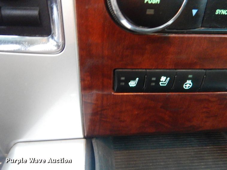 image for item GG9612 2011 Dodge Ram 3500  Crew Cab bale bed pickup truck