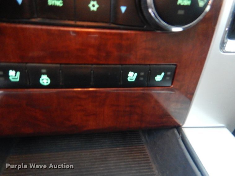 image for item GG9612 2011 Dodge Ram 3500  Crew Cab bale bed pickup truck