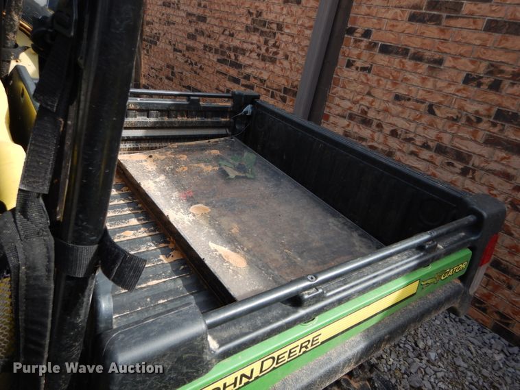 image for item GK9048 2016 John Deere Gator 825i S4 utility vehicle