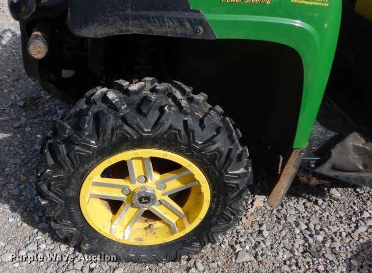 image for item GK9048 2016 John Deere Gator 825i S4 utility vehicle