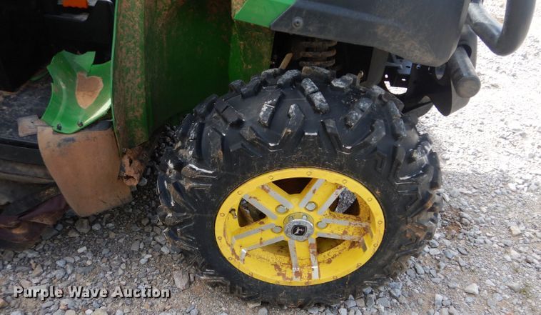 image for item GK9048 2016 John Deere Gator 825i S4 utility vehicle