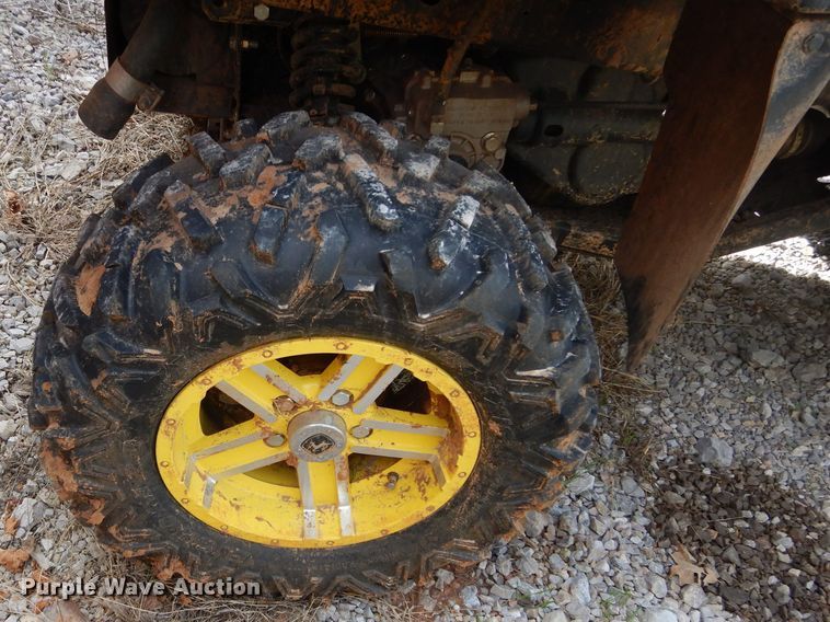 image for item GK9048 2016 John Deere Gator 825i S4 utility vehicle