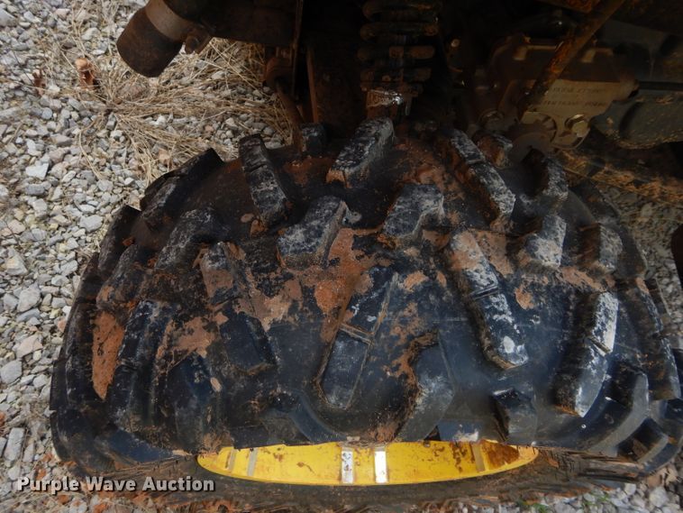 image for item GK9048 2016 John Deere Gator 825i S4 utility vehicle