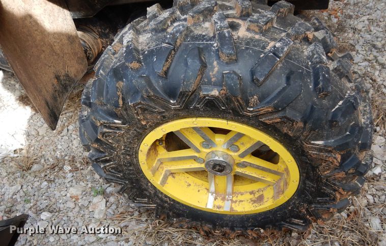 image for item GK9048 2016 John Deere Gator 825i S4 utility vehicle