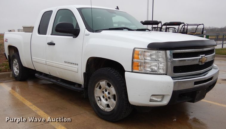image for item GK9054 2010 Chevrolet Silverado 1500  Ext. Cab pickup truck