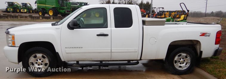 image for item GK9054 2010 Chevrolet Silverado 1500  Ext. Cab pickup truck