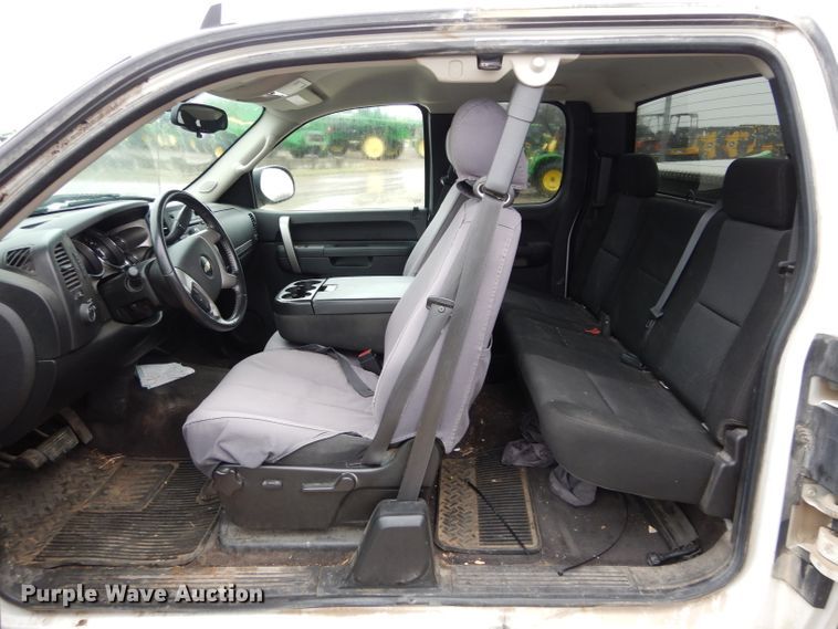 image for item GK9054 2010 Chevrolet Silverado 1500  Ext. Cab pickup truck