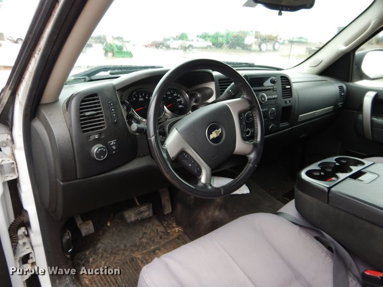 image for item GK9054 2010 Chevrolet Silverado 1500  Ext. Cab pickup truck