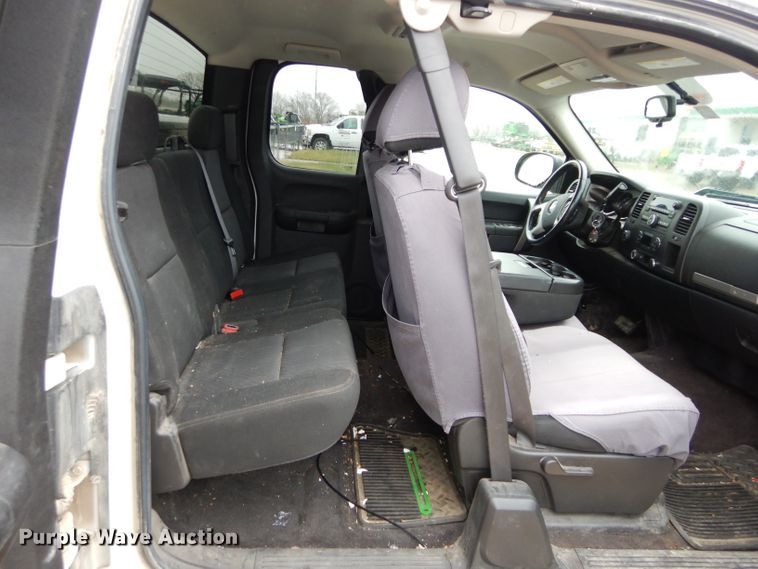 image for item GK9054 2010 Chevrolet Silverado 1500  Ext. Cab pickup truck