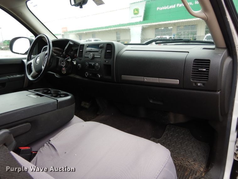 image for item GK9054 2010 Chevrolet Silverado 1500  Ext. Cab pickup truck