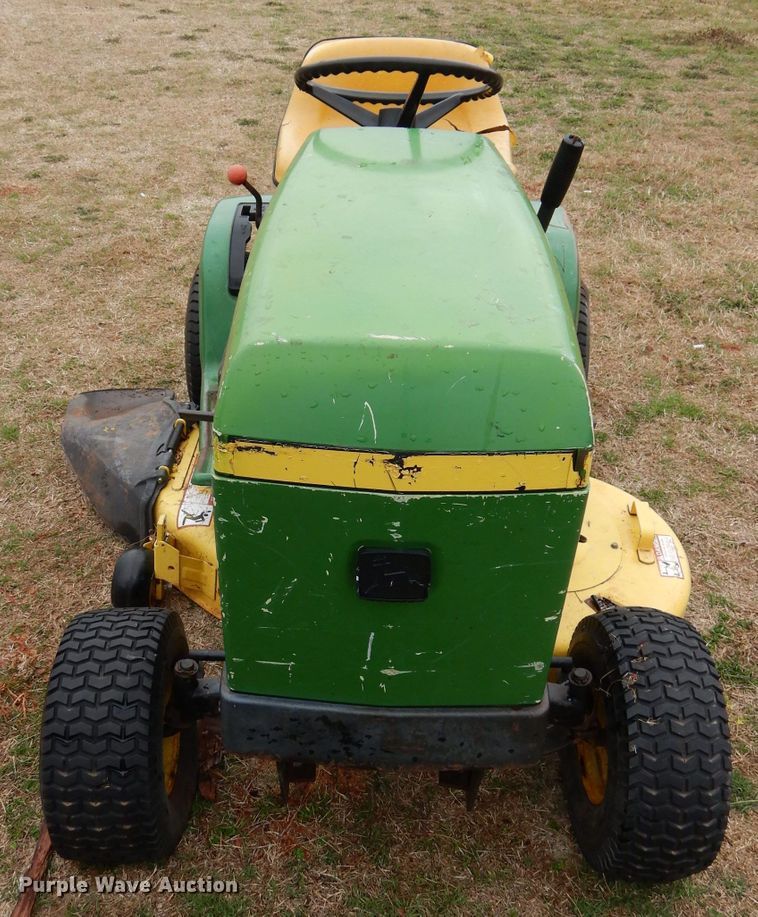 image for item GK9056 John Deere 116 lawn mower