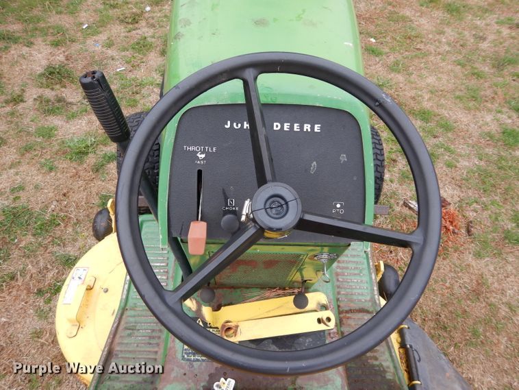 image for item GK9056 John Deere 116 lawn mower