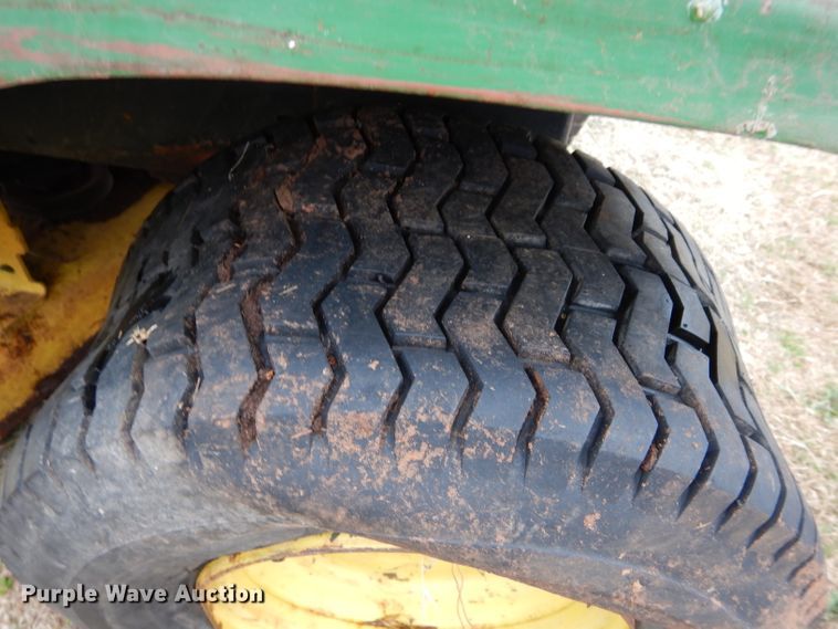 image for item GK9056 John Deere 116 lawn mower