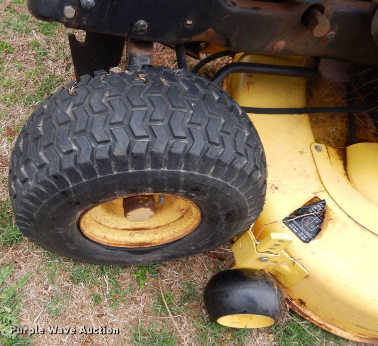 image for item GK9056 John Deere 116 lawn mower