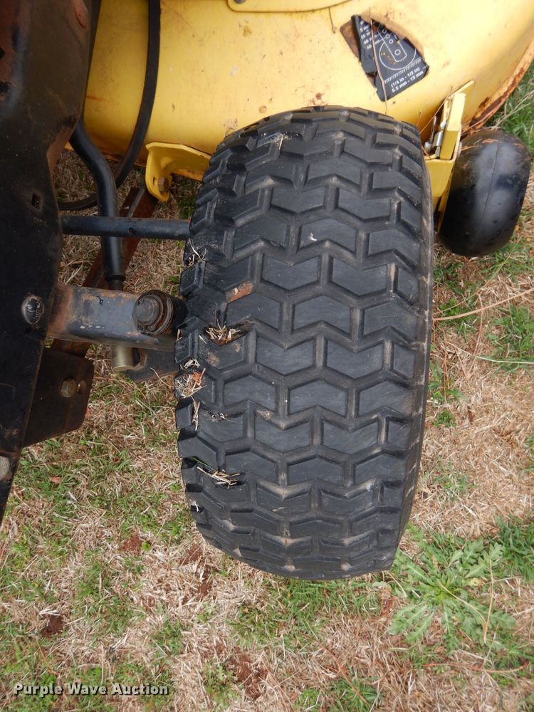 image for item GK9056 John Deere 116 lawn mower