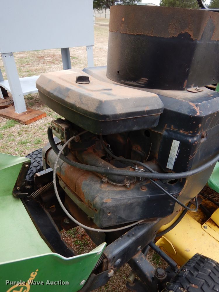 image for item GK9056 John Deere 116 lawn mower