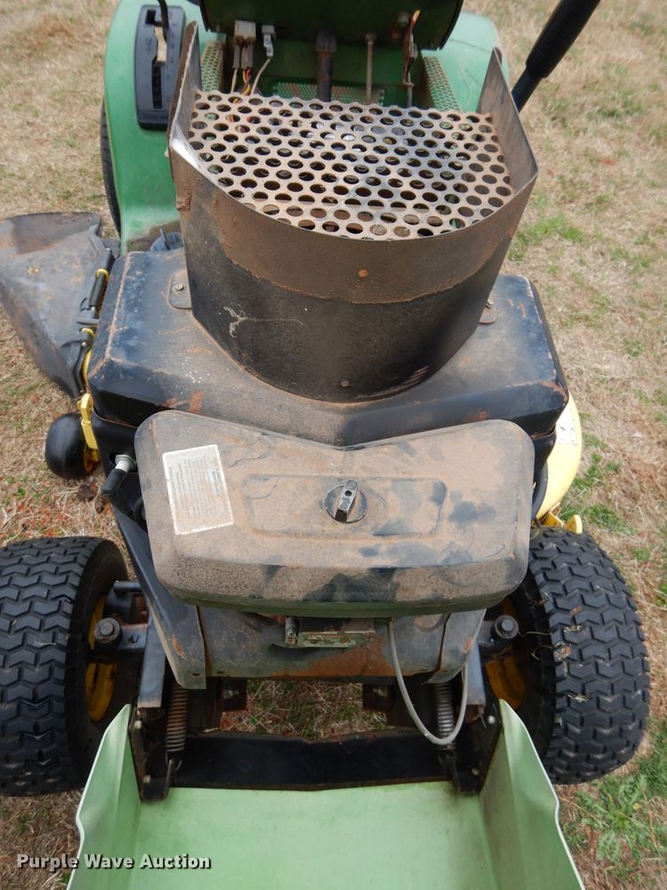 image for item GK9056 John Deere 116 lawn mower