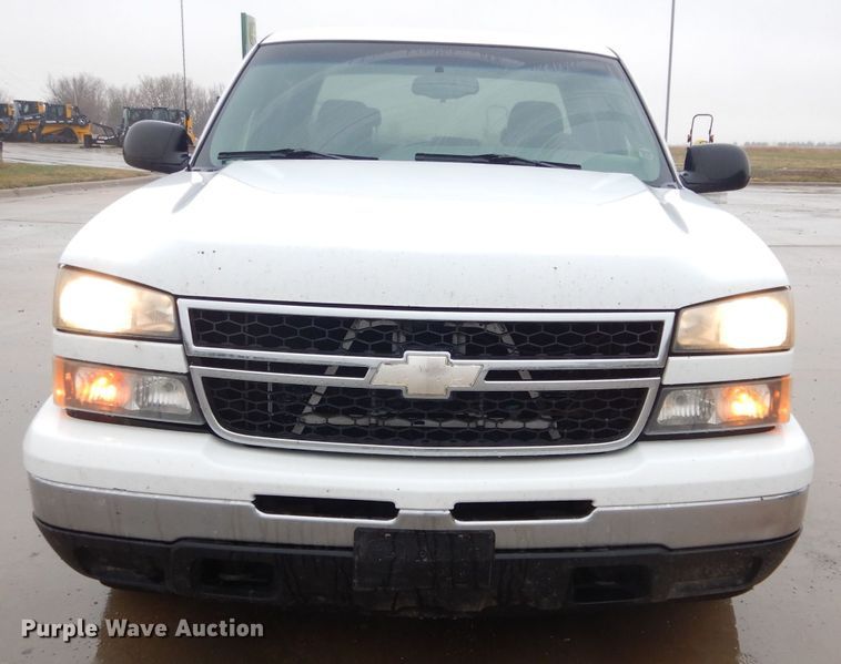 image for item GK9062 2006 Chevrolet Silverado 1500  Crew Cab pickup truck