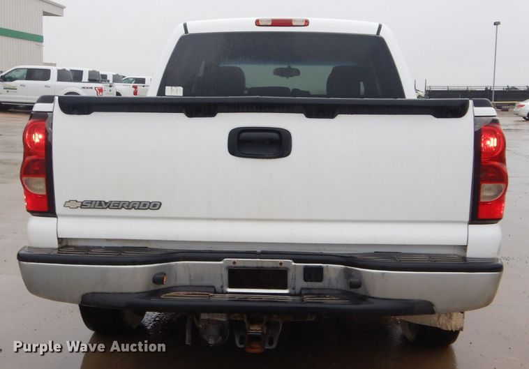 image for item GK9062 2006 Chevrolet Silverado 1500  Crew Cab pickup truck