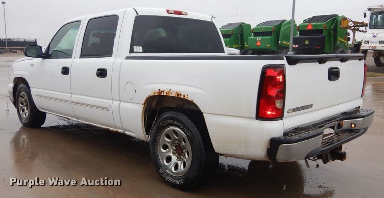 image for item GK9062 2006 Chevrolet Silverado 1500  Crew Cab pickup truck