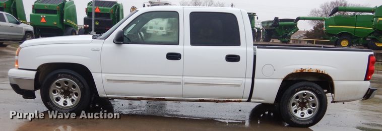 image for item GK9062 2006 Chevrolet Silverado 1500  Crew Cab pickup truck