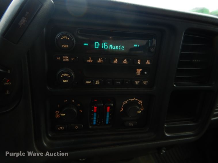 image for item GK9062 2006 Chevrolet Silverado 1500  Crew Cab pickup truck