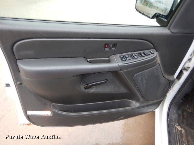 image for item GK9062 2006 Chevrolet Silverado 1500  Crew Cab pickup truck