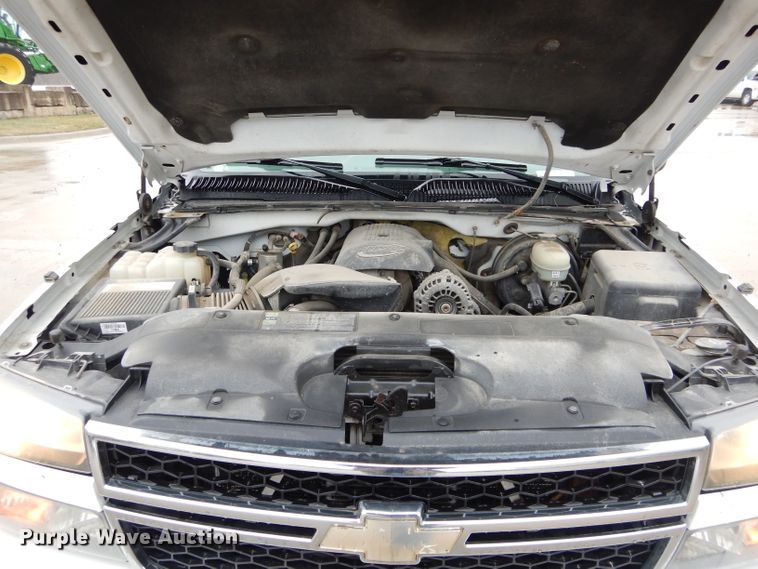 image for item GK9062 2006 Chevrolet Silverado 1500  Crew Cab pickup truck