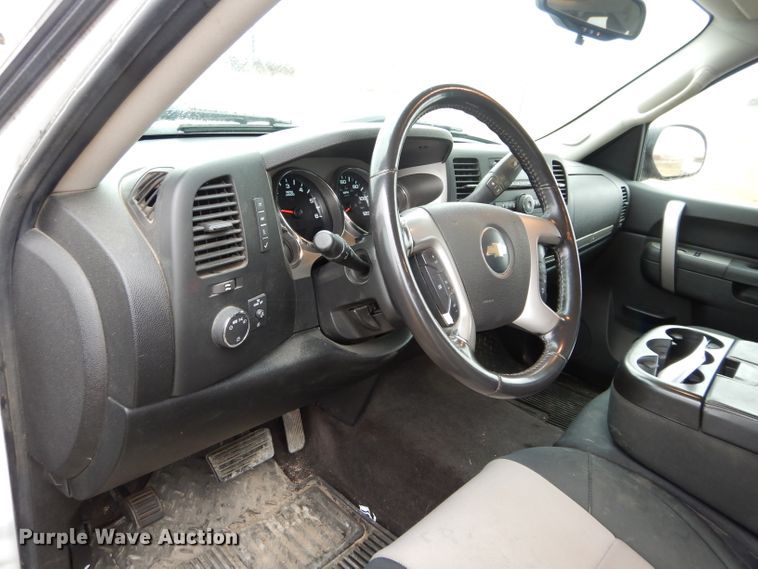 image for item GK9063 2010 Chevrolet Silverado 1500  Ext. Cab pickup truck