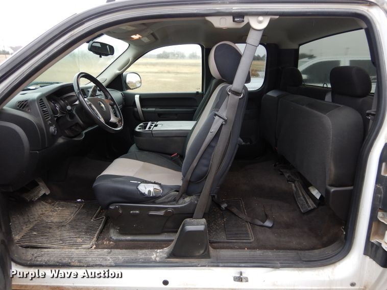 image for item GK9063 2010 Chevrolet Silverado 1500  Ext. Cab pickup truck