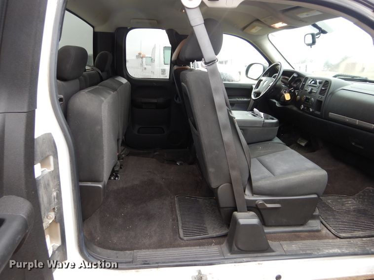 image for item GK9063 2010 Chevrolet Silverado 1500  Ext. Cab pickup truck