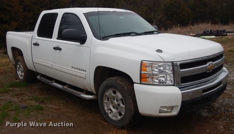 image for item GK9073 2011 Chevrolet Silverado 1500  Crew Cab pickup truck