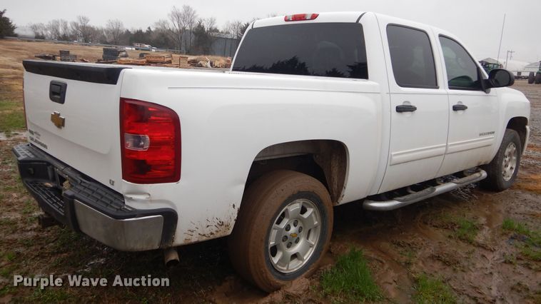 image for item GK9073 2011 Chevrolet Silverado 1500  Crew Cab pickup truck