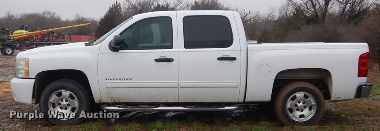 image for item GK9073 2011 Chevrolet Silverado 1500  Crew Cab pickup truck