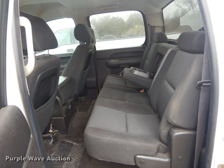 image for item GK9073 2011 Chevrolet Silverado 1500  Crew Cab pickup truck