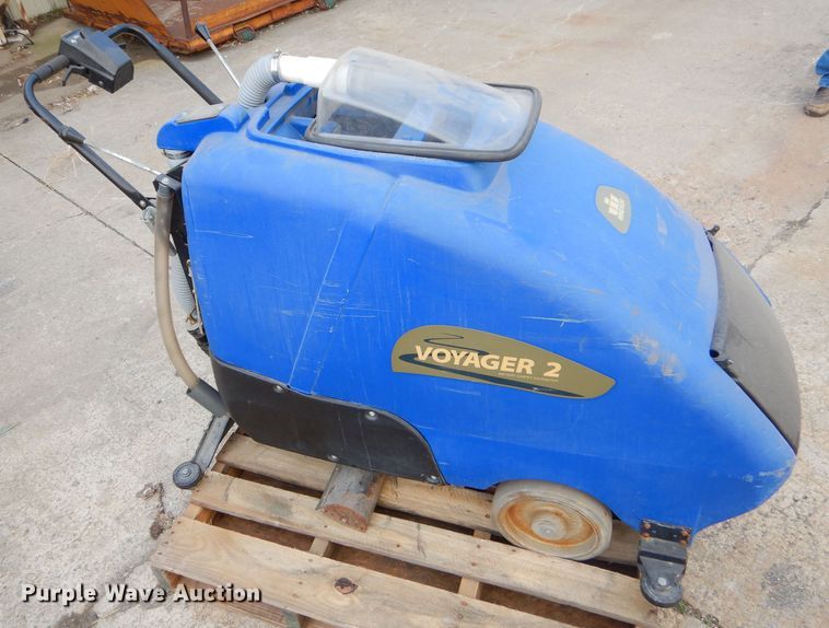 image for item GN9237 Windsor Voyager 2 floor scrubber