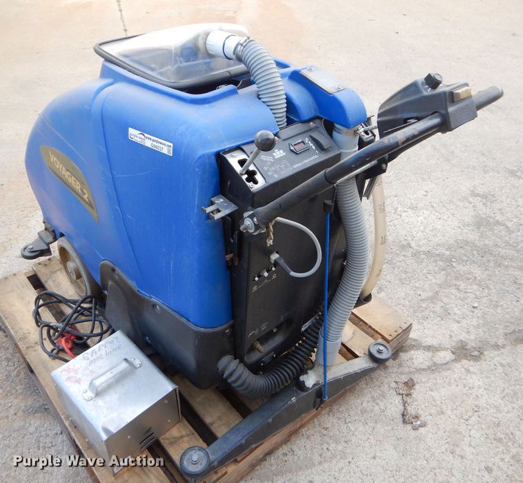 image for item GN9237 Windsor Voyager 2 floor scrubber