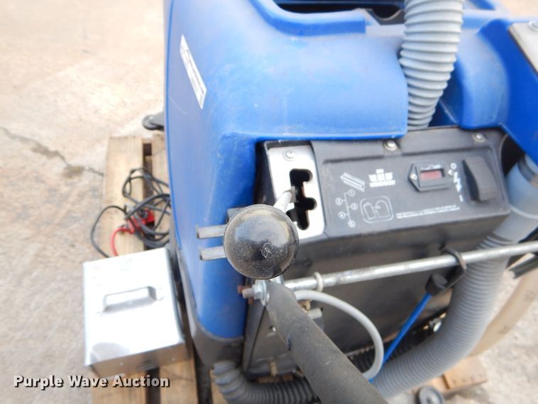 image for item GN9237 Windsor Voyager 2 floor scrubber