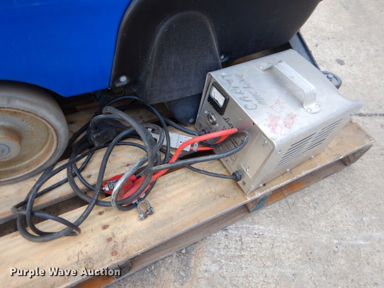 image for item GN9237 Windsor Voyager 2 floor scrubber