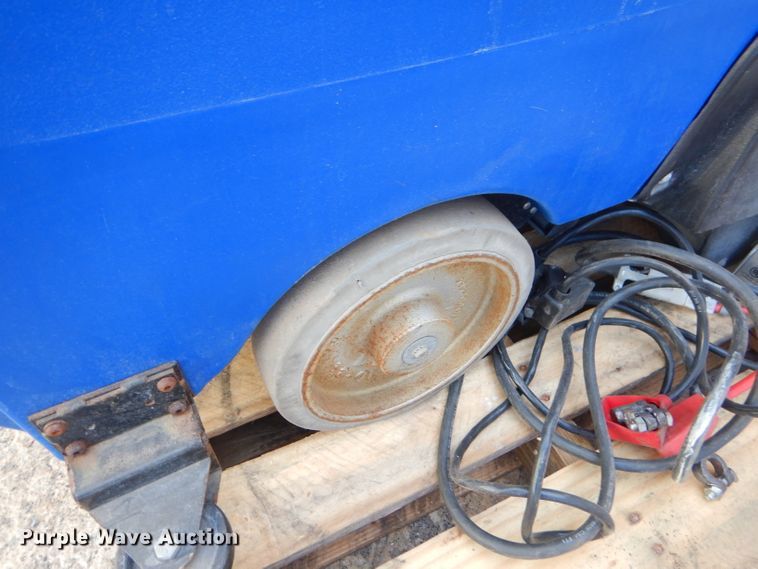 image for item GN9237 Windsor Voyager 2 floor scrubber