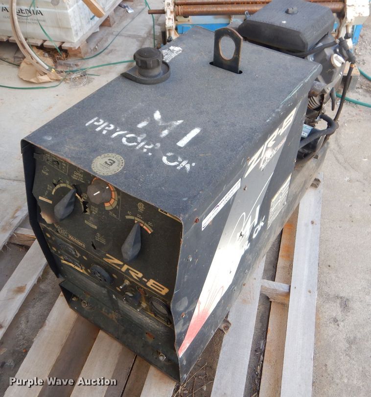 Reddarc ZR8 welder in Pryor, OK Item GN9239 sold Purple Wave